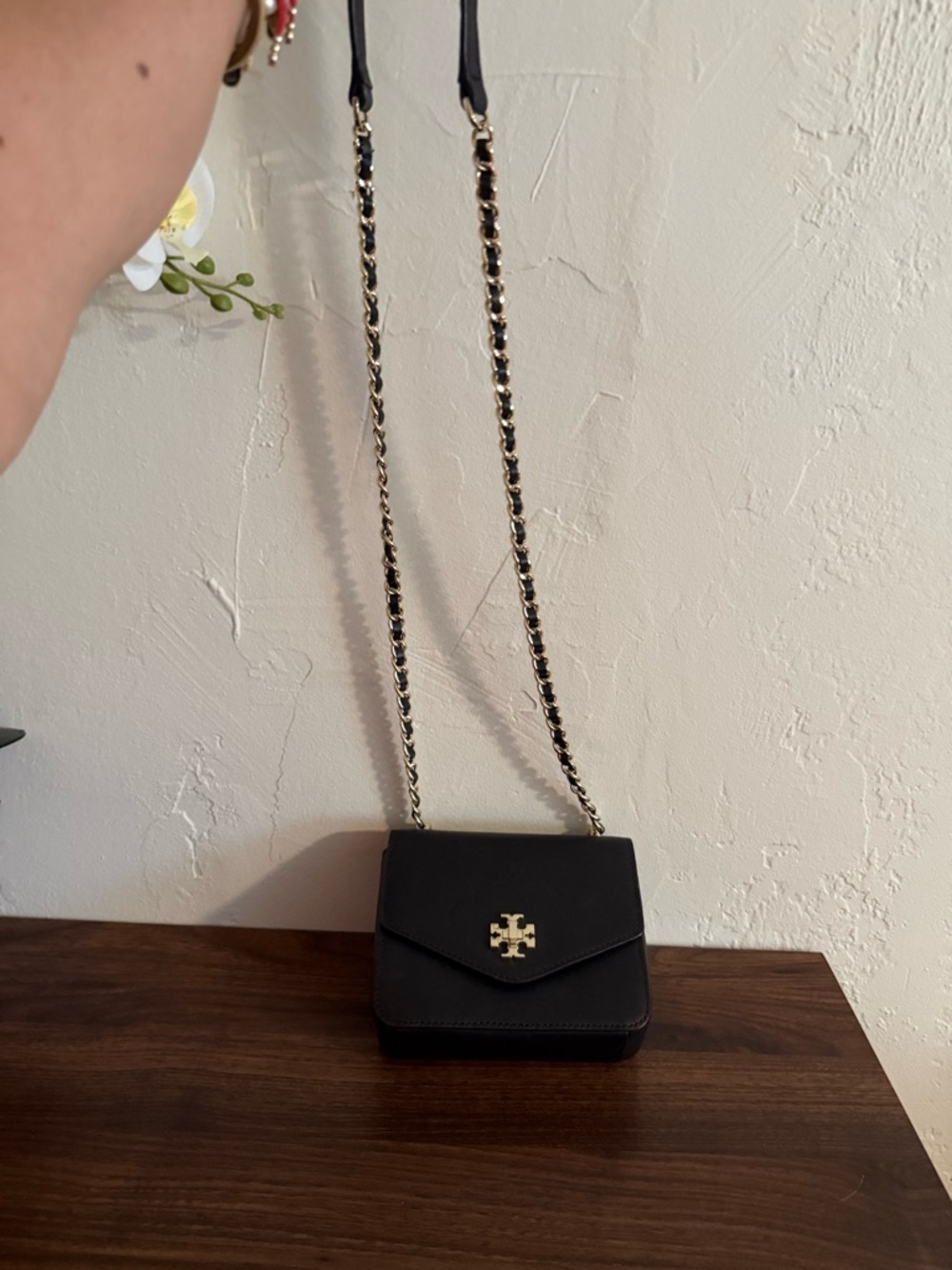 Tory Burch Black Leather Crossbody with Gold Chain - Picture 2 of 2
